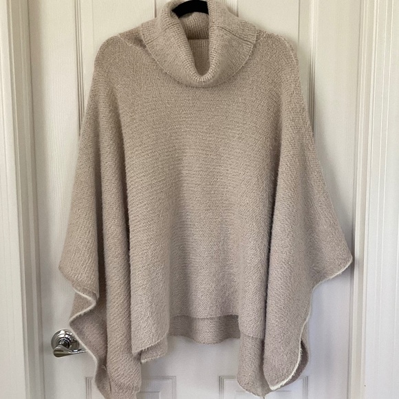 Anthropologie Sleeping On Snow creamy metallic fuzzy knit poncho OS - Picture 3 of 11